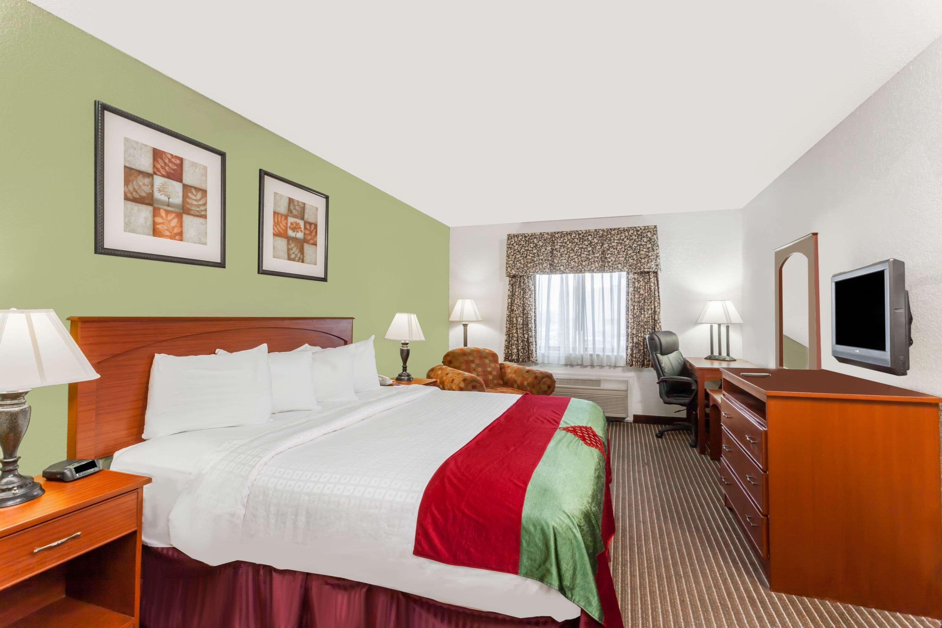 Baymont By Wyndham Jackson Hotel Exterior photo