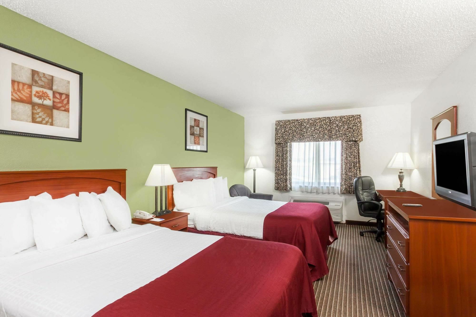 Baymont By Wyndham Jackson Hotel Exterior photo